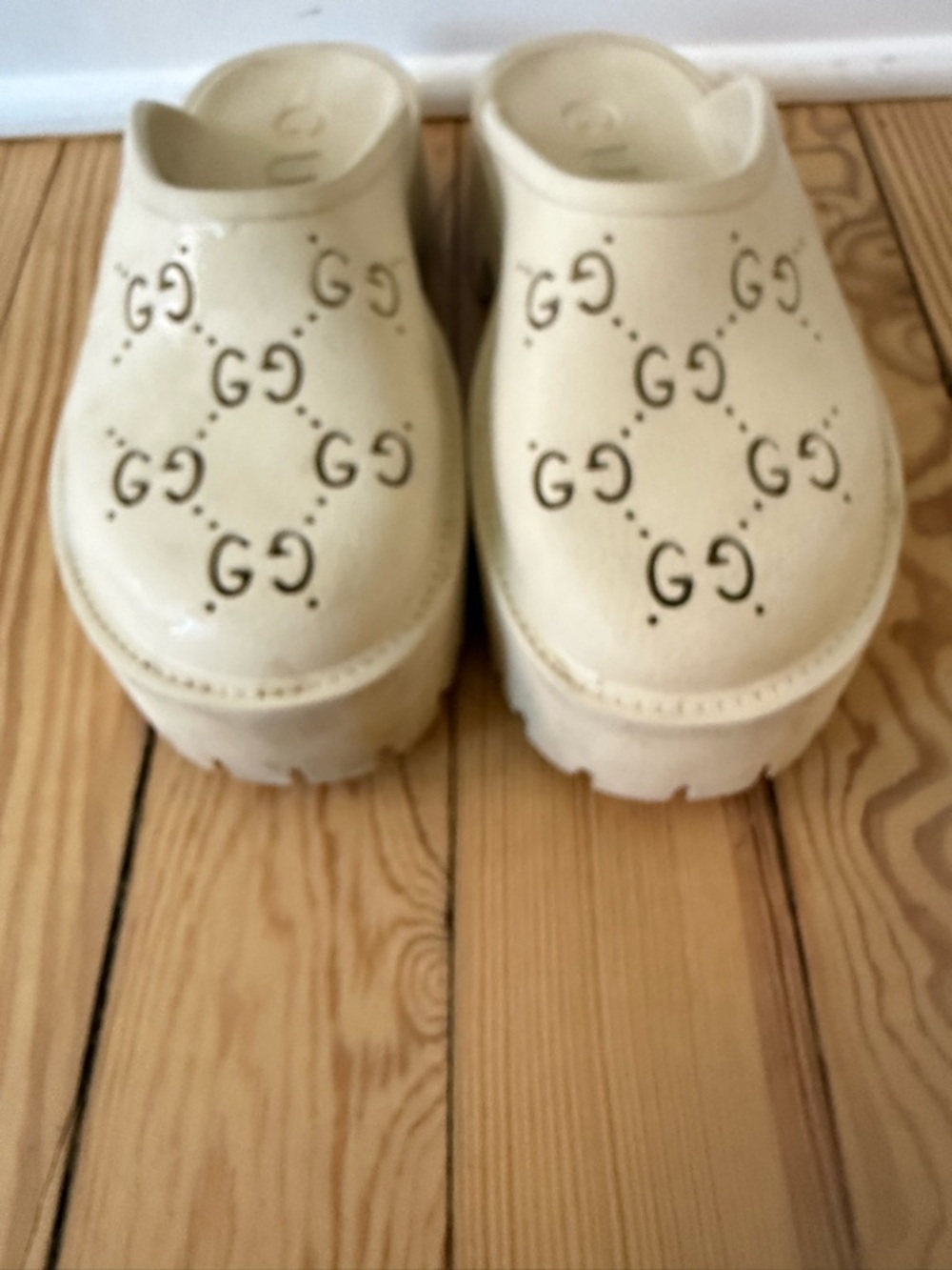 Gucci Cream Clogs - Picture 8 of 10